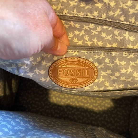 FOSSIL Key Per PVC Coated Red and Grey Shoulder Tote Bag - Picture 3 of 6